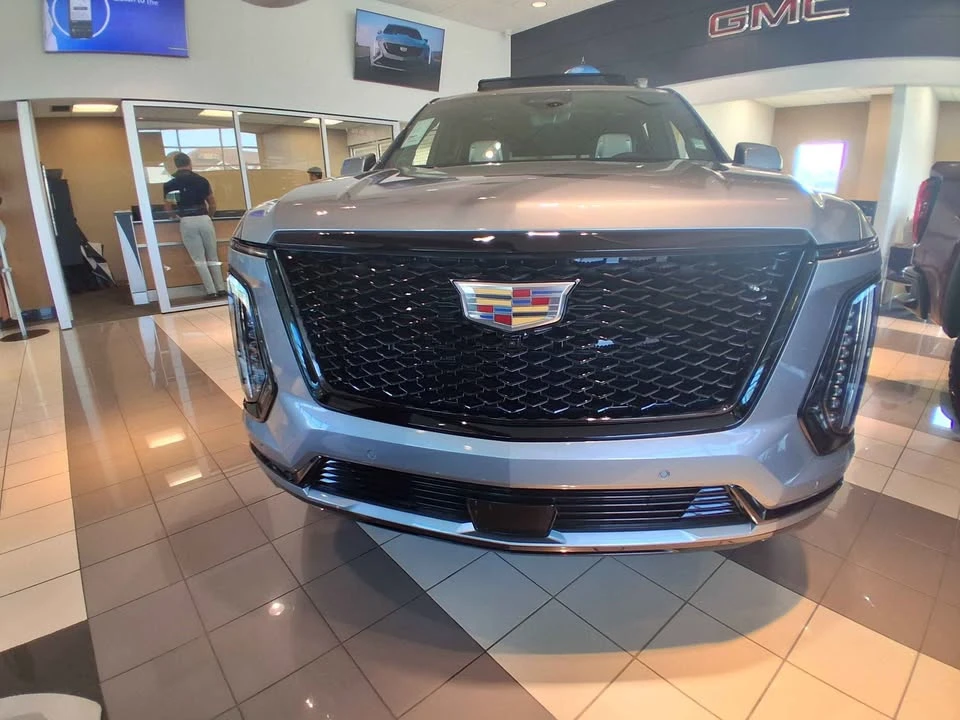 2026 Cadillac Escalade 5th Gen - Image 3 of 14