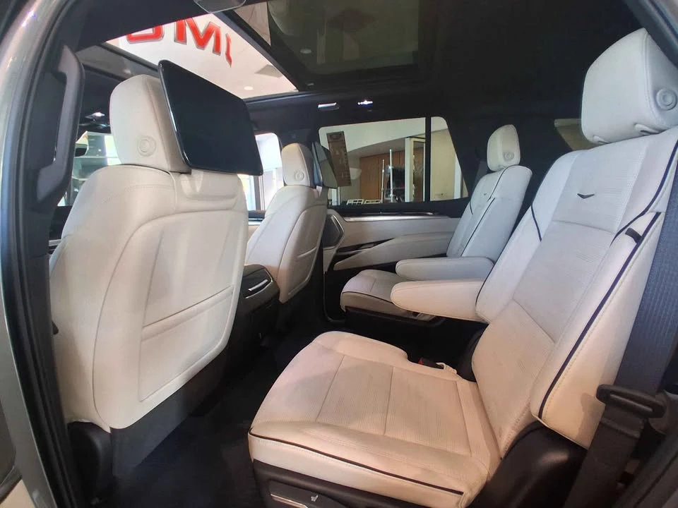 2026 Cadillac Escalade 5th Gen - Image 12 of 14