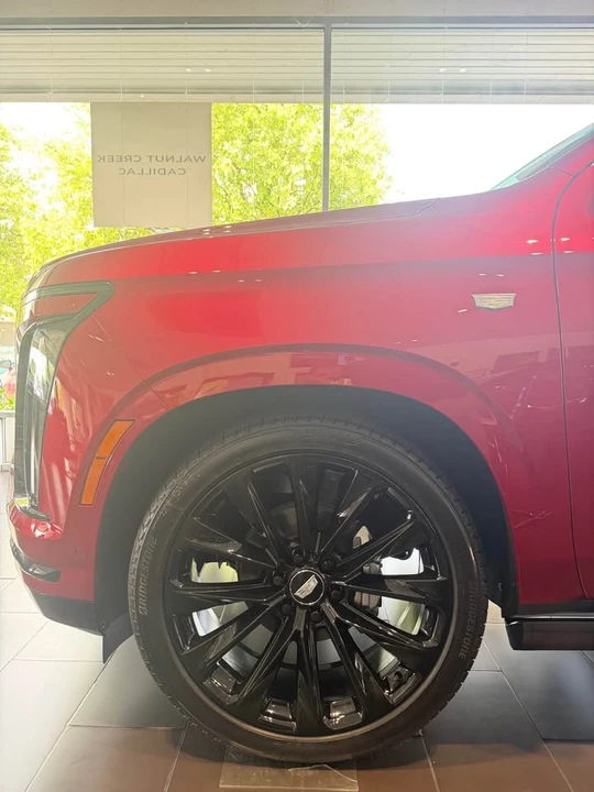 2026 Cadillac Escalade 5th Gen - Image 7 of 17