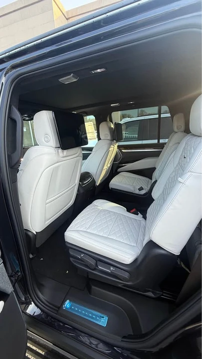 2026 Cadillac Escalade 5th Gen - Image 8 of 12
