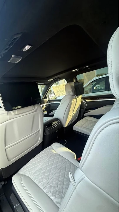 2026 Cadillac Escalade 5th Gen - Image 9 of 12