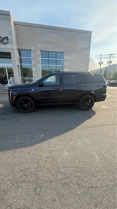 2026 Cadillac Escalade 5th Gen - Image 3 of 12