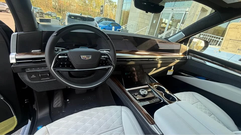 2026 Cadillac Escalade 5th Gen - Image 6 of 12