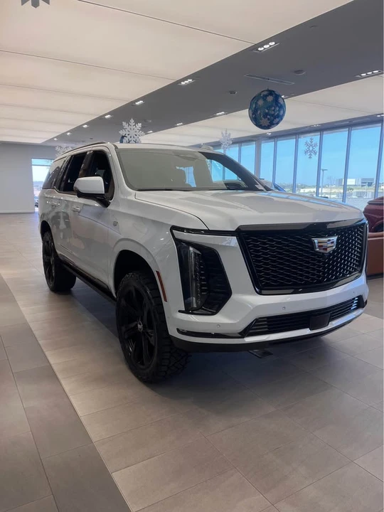2026 Cadillac Escalade 5th Gen - Image 2 of 10