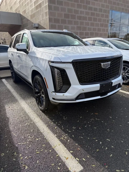 2026 Cadillac Escalade 5th Gen - Image 3 of 8