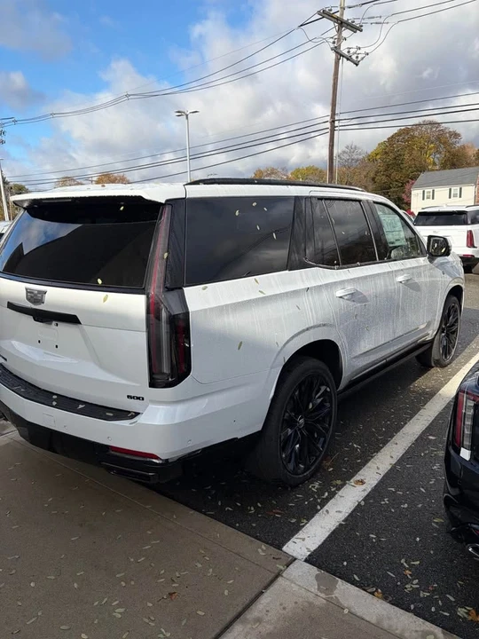 2026 Cadillac Escalade 5th Gen - Image 6 of 8