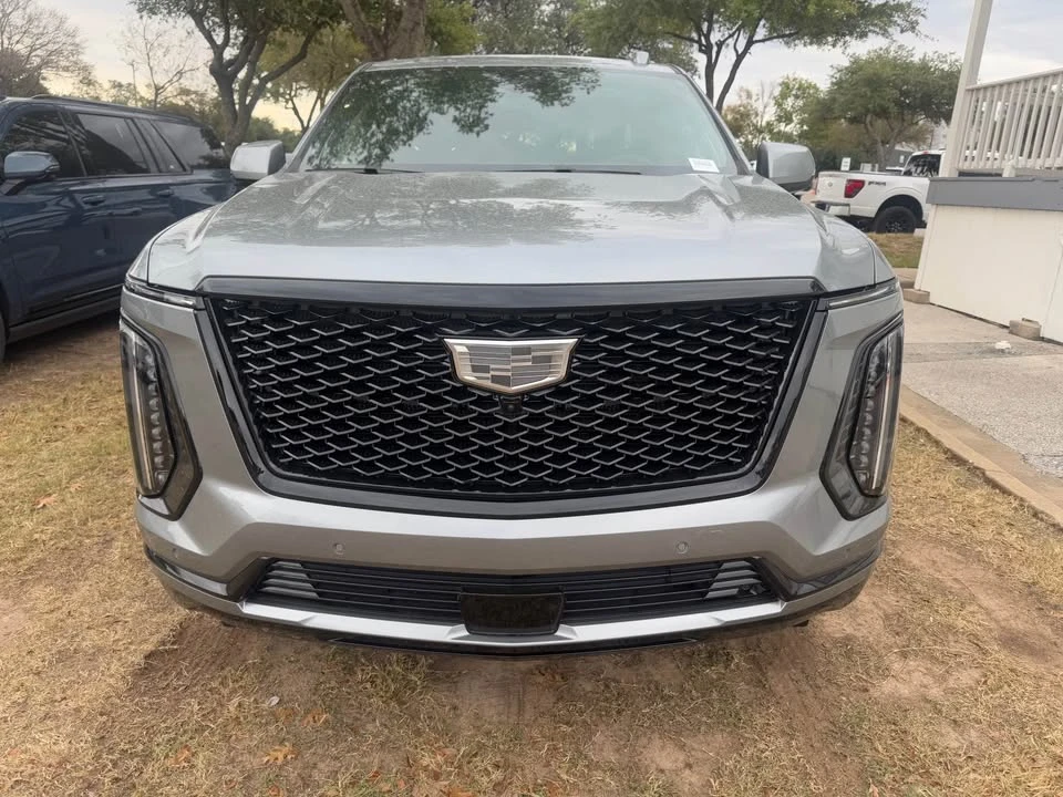 2026 Cadillac Escalade 5th Gen - Image 4 of 7