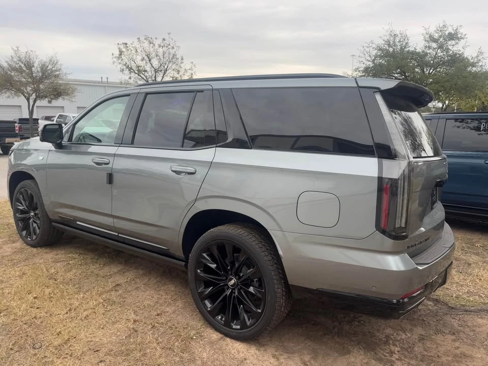 2026 Cadillac Escalade 5th Gen - Image 5 of 7