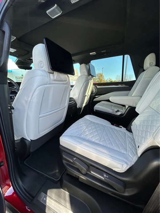 2026 Cadillac Escalade 5th Gen - Image 5 of 9