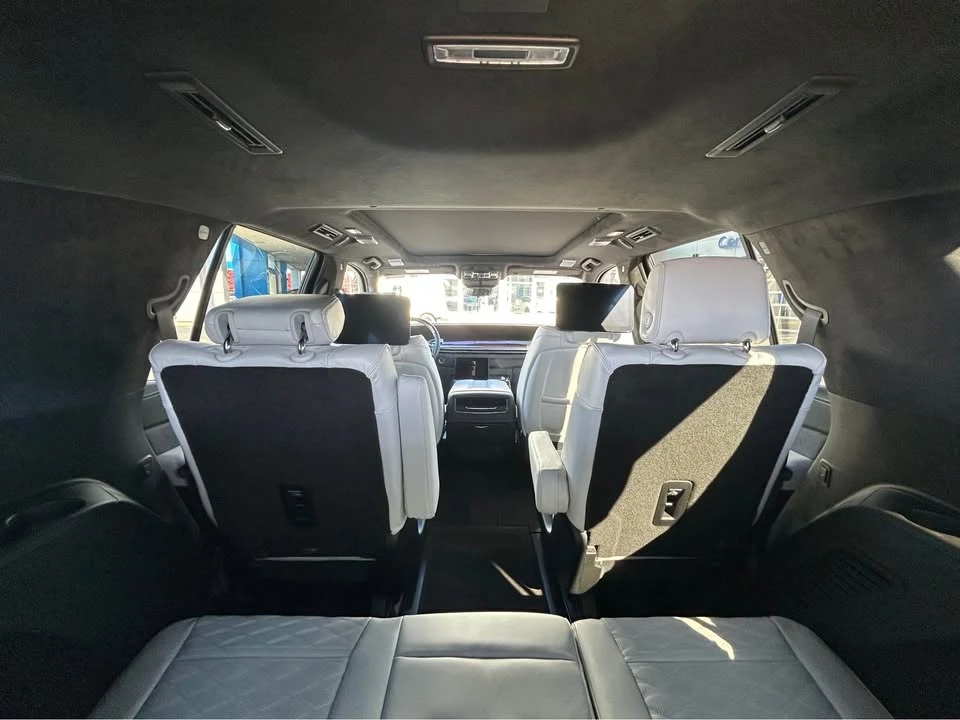 2026 Cadillac Escalade 5th Gen - Image 7 of 9