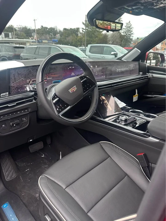 2026 Cadillac Escalade 5th Gen - Image 9 of 11