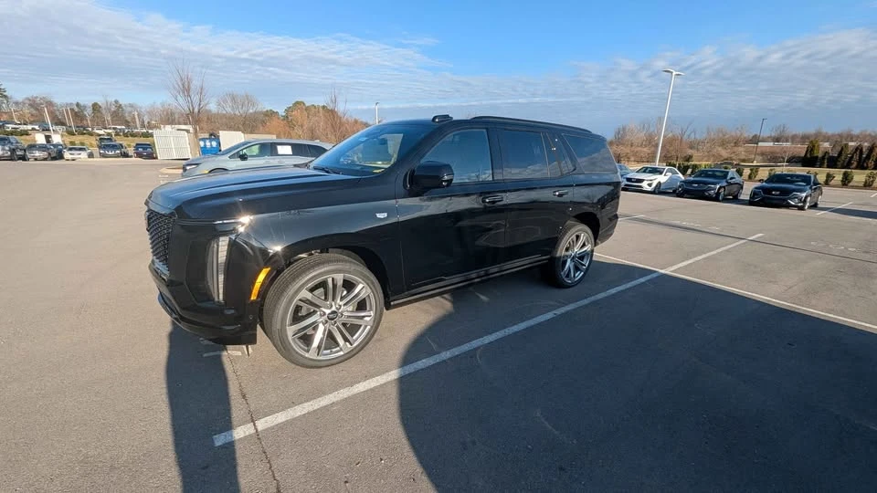 2026 Cadillac Escalade 5th Gen - Image 5 of 12