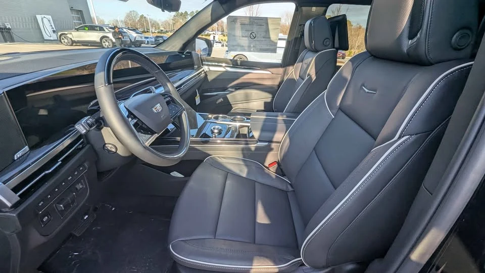 2026 Cadillac Escalade 5th Gen - Image 7 of 12