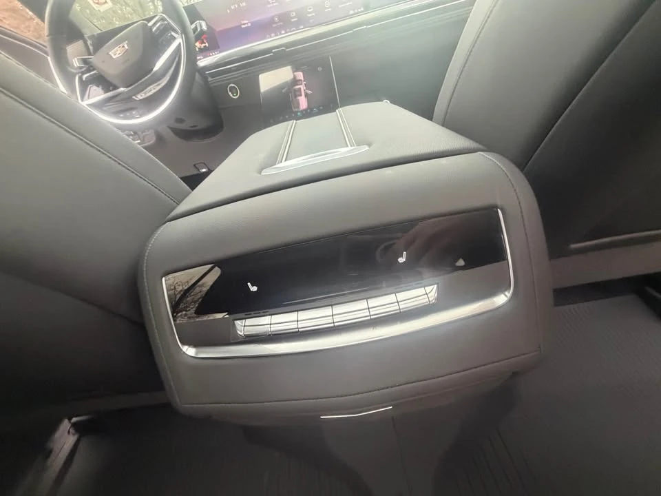 2026 Cadillac Escalade 5th Gen - Image 10 of 20