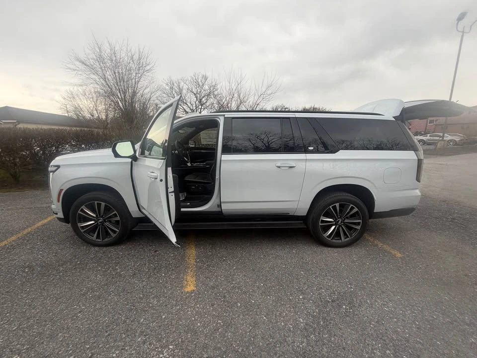 2026 Cadillac Escalade 5th Gen - Image 13 of 20
