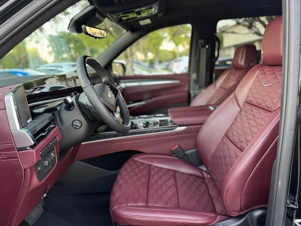 2026 Cadillac Escalade 5th Gen - Image 9 of 12
