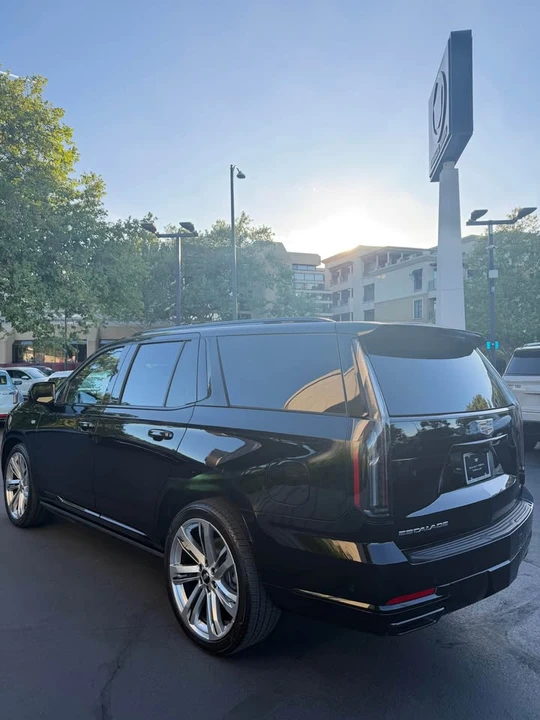 2026 Cadillac Escalade 5th Gen - Image 7 of 17