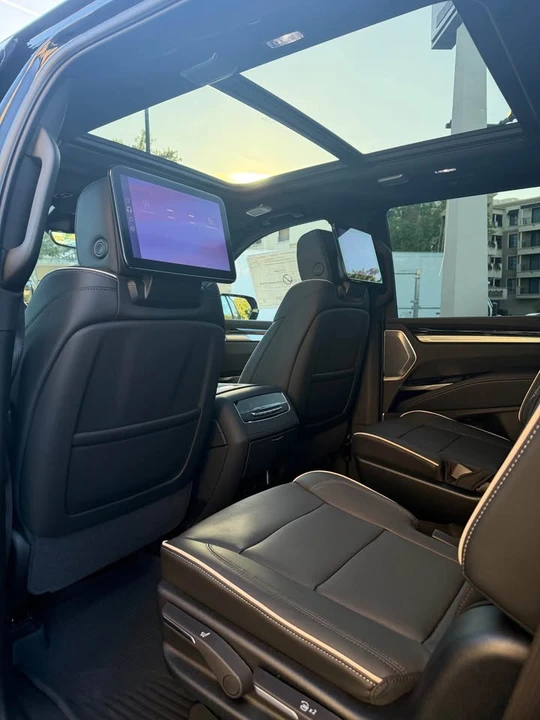 2026 Cadillac Escalade 5th Gen - Image 12 of 17