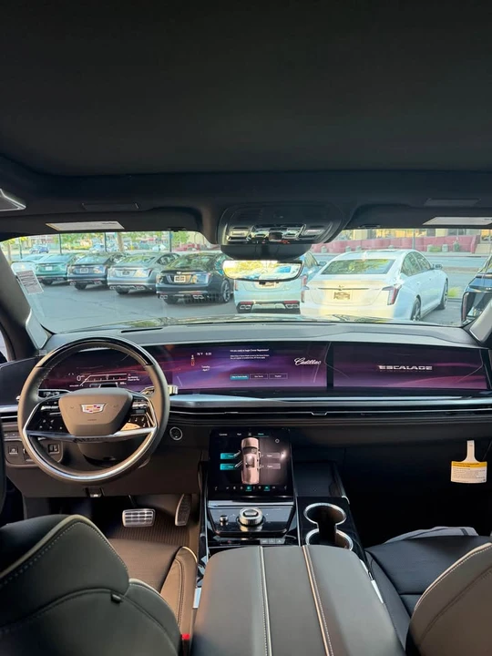 2026 Cadillac Escalade 5th Gen - Image 11 of 17