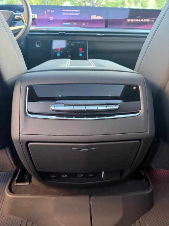 2026 Cadillac Escalade 5th Gen - Image 14 of 17