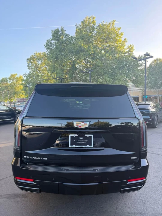 2026 Cadillac Escalade 5th Gen - Image 6 of 17