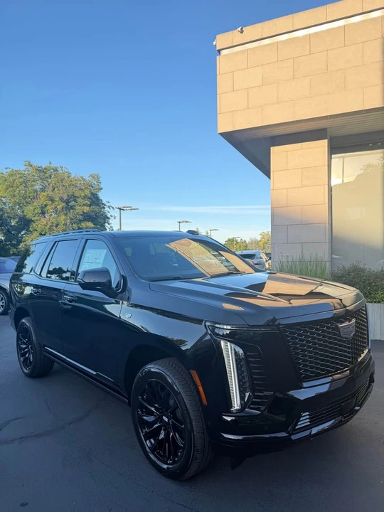 2026 Cadillac Escalade 5th Gen - Image 3 of 17