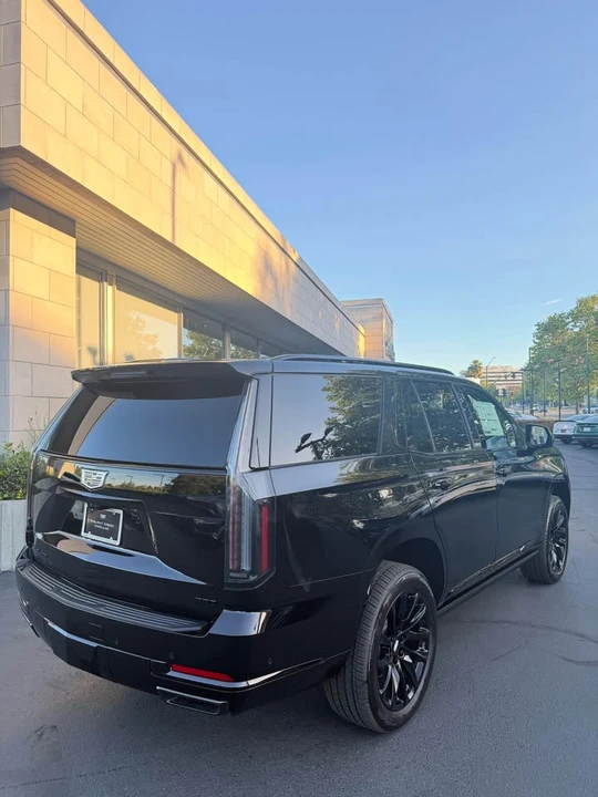 2026 Cadillac Escalade 5th Gen - Image 5 of 17