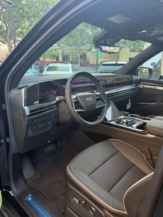 2026 Cadillac Escalade 5th Gen - Image 9 of 17