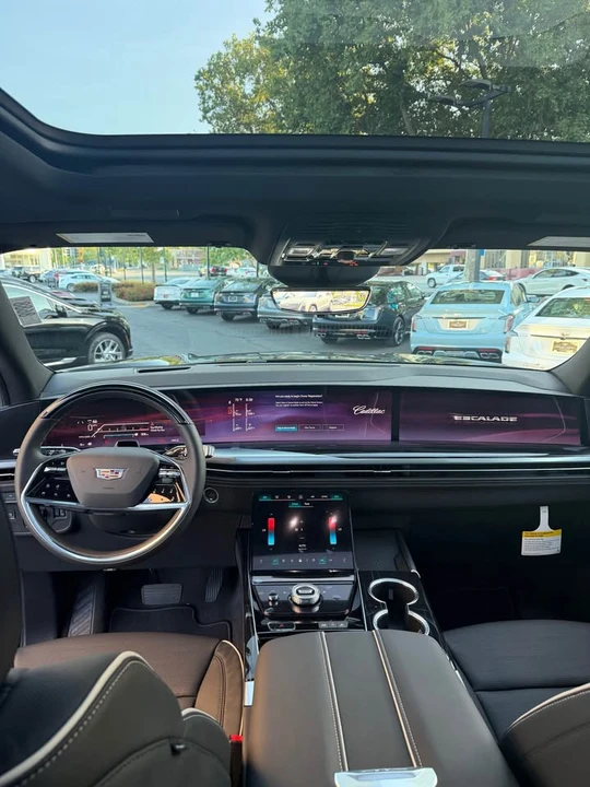 2026 Cadillac Escalade 5th Gen - Image 11 of 17