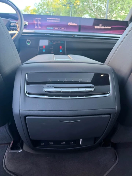 2026 Cadillac Escalade 5th Gen - Image 14 of 17
