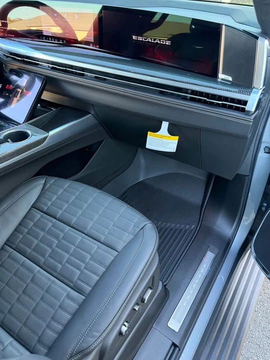 2026 Cadillac Escalade-V 5th Gen - Image 15 of 16