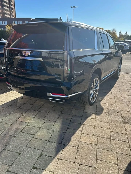 2026 Cadillac Escalade 5th Gen - Image 8 of 10