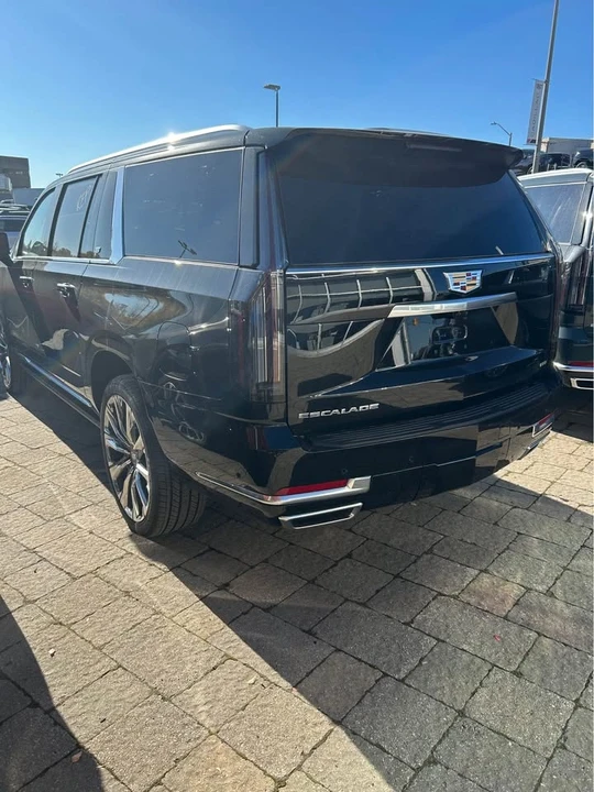 2026 Cadillac Escalade 5th Gen - Image 9 of 10