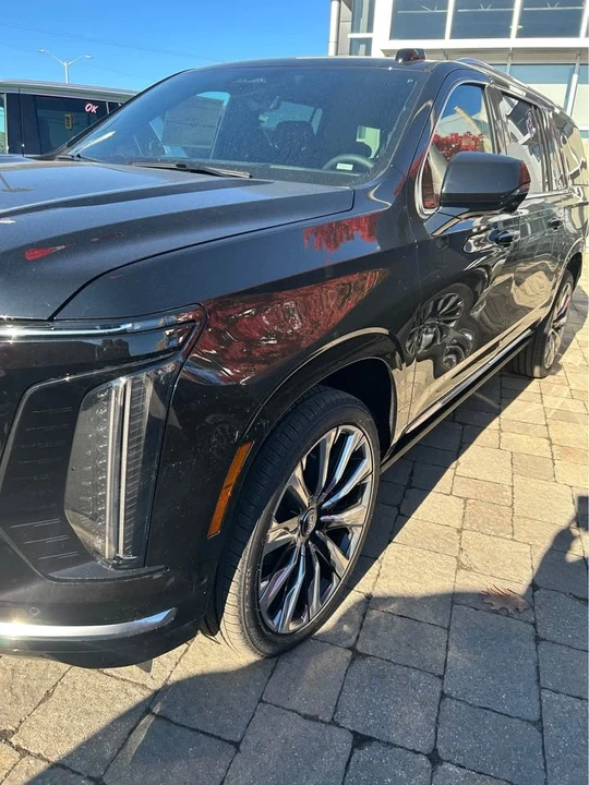 2026 Cadillac Escalade 5th Gen - Image 7 of 10