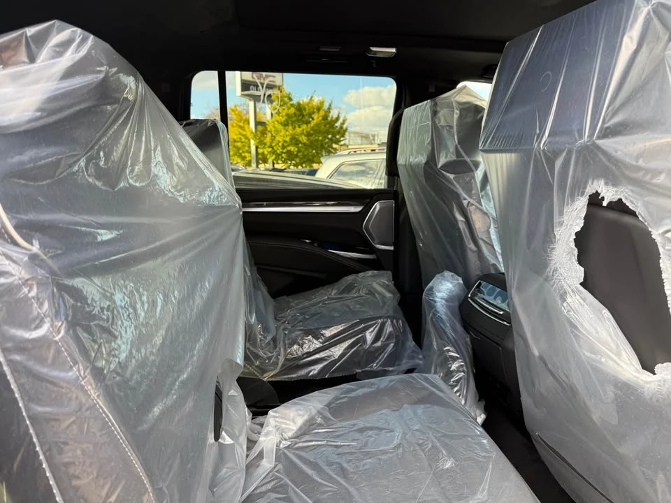 2026 Cadillac Escalade 5th Gen - Image 4 of 8