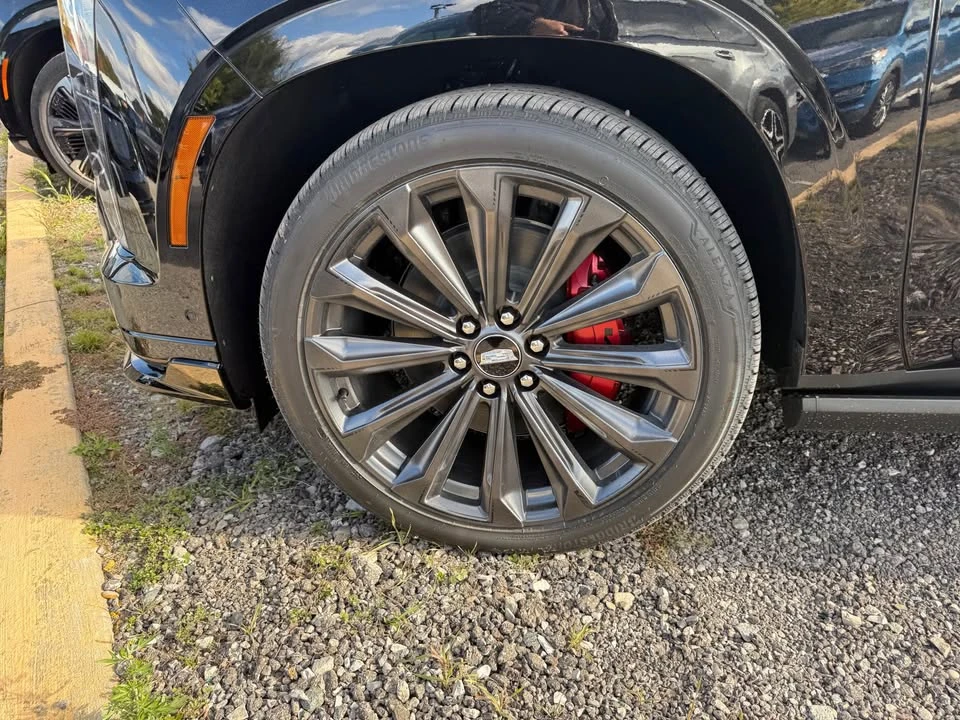 2026 Cadillac Escalade 5th Gen - Image 6 of 8