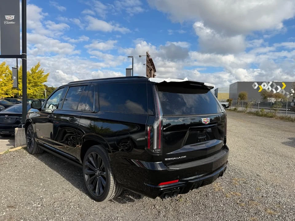 2026 Cadillac Escalade 5th Gen - Image 5 of 8