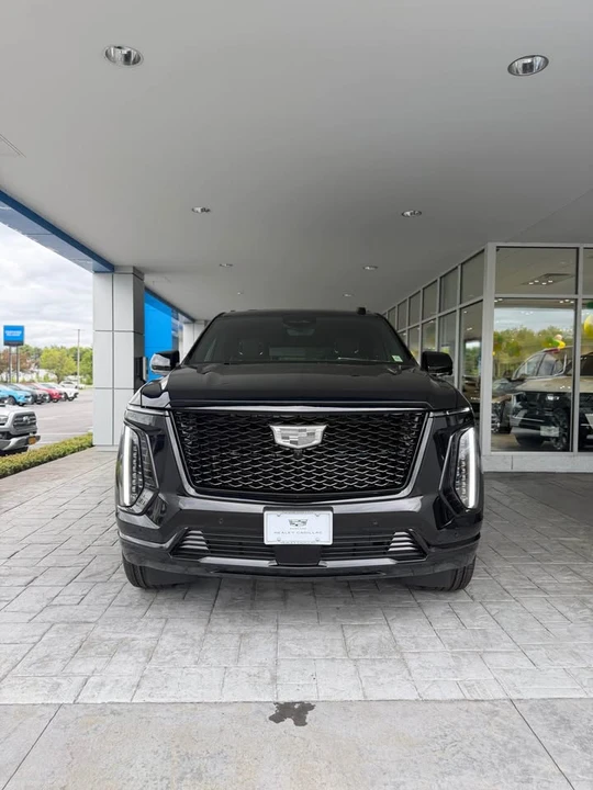 2026 Cadillac Escalade 5th Gen - Image 3 of 9