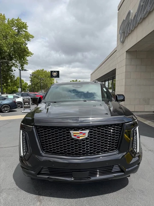 2026 Cadillac Escalade 5th Gen - Image 2 of 20