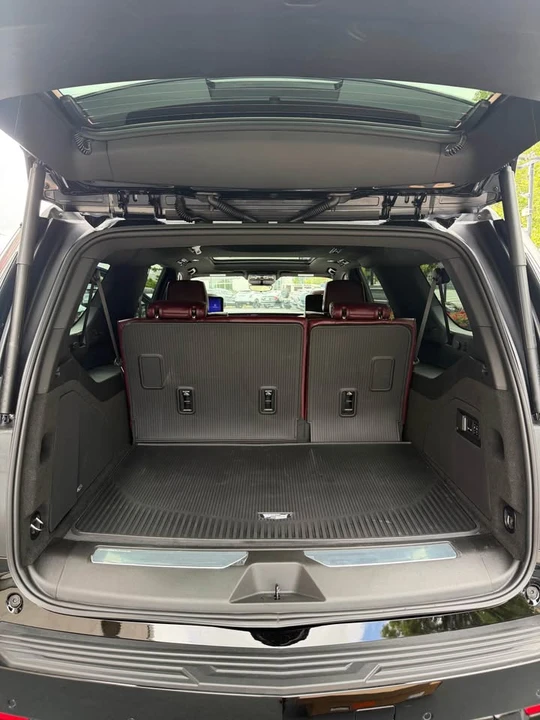 2026 Cadillac Escalade 5th Gen - Image 19 of 20