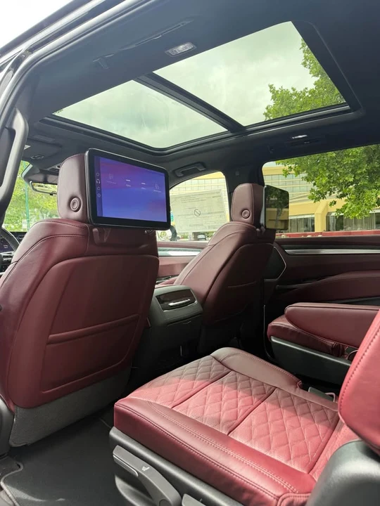 2026 Cadillac Escalade 5th Gen - Image 15 of 20