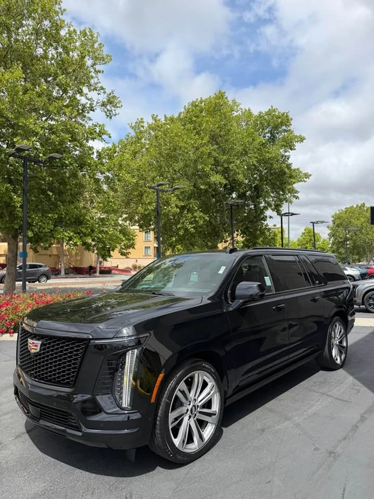 2026 Cadillac Escalade 5th Gen - Image 3 of 20