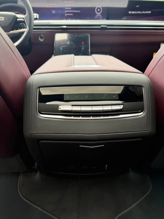 2026 Cadillac Escalade 5th Gen - Image 17 of 20