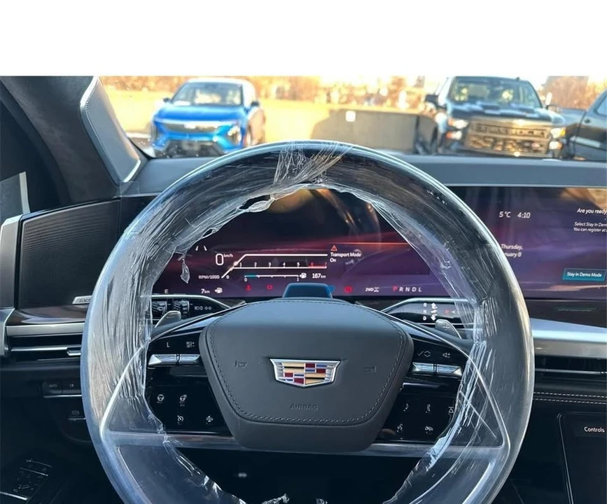 2026 Cadillac Escalade 5th Gen - Image 8 of 14