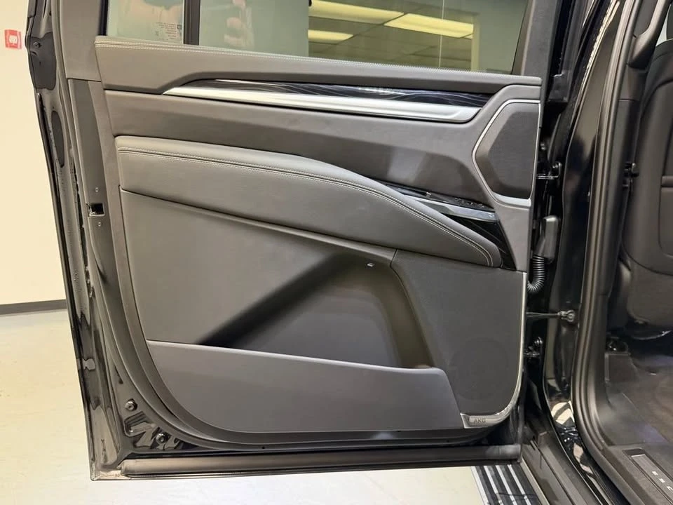 2026 Cadillac Escalade 5th Gen - Image 13 of 16