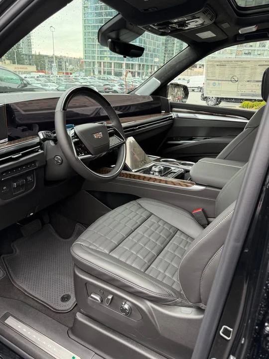 2026 Cadillac Escalade 5th Gen - Image 12 of 16