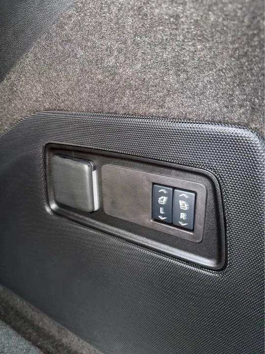 2026 Cadillac Escalade 5th Gen - Image 6 of 16