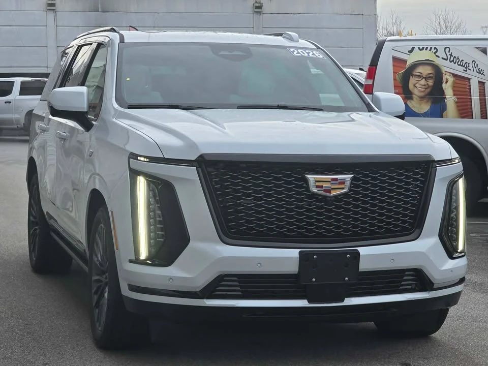 2026 Cadillac Escalade 5th Gen - Image 17 of 19