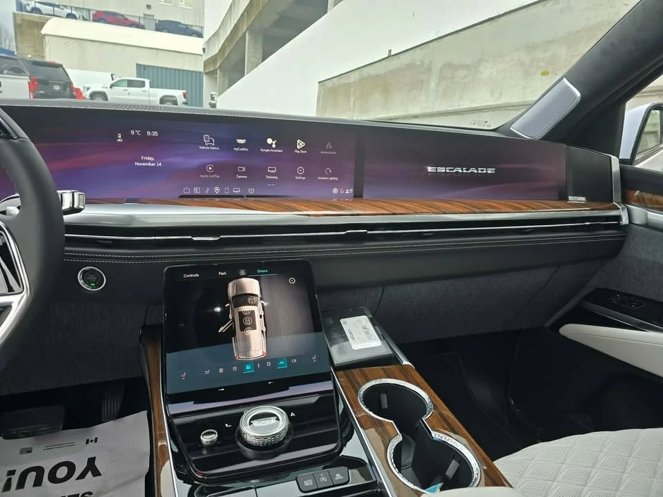 2026 Cadillac Escalade 5th Gen - Image 14 of 19