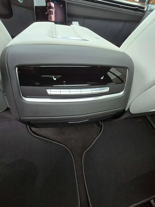 2026 Cadillac Escalade 5th Gen - Image 13 of 19